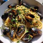 Speedy Spaghetti with Mussels, Garlic & Parsley